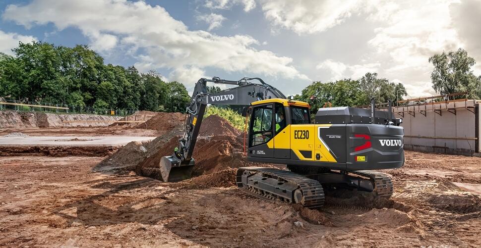 You are currently viewing VOLVO CE FÜHRT EC230 ELECTRIC IN EUROPA EIN